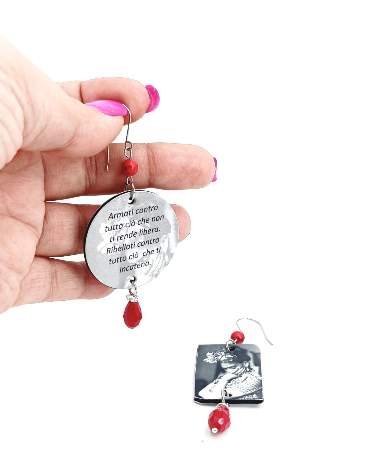 Armati contro tutto ciò che non ti rende libera. Ribellati contro tutto ciò che ti incatena