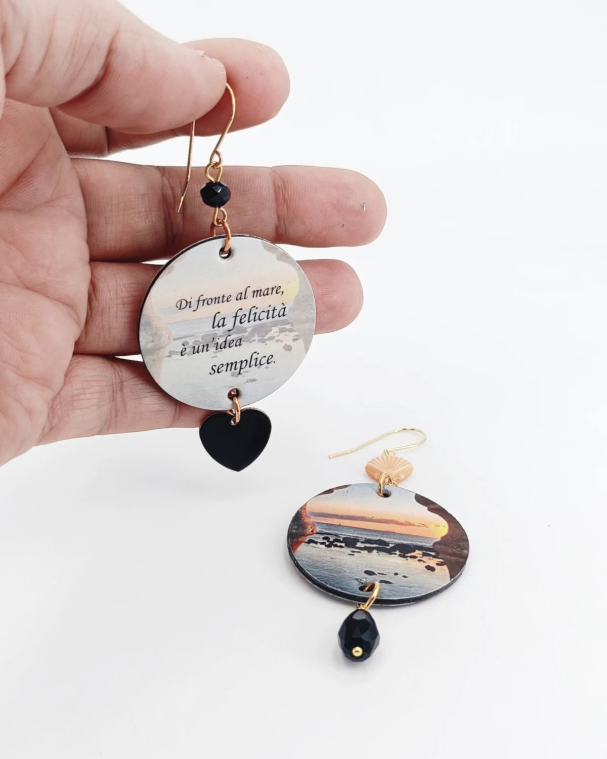 Di fronte al mare, la felicità è un'idea semplice