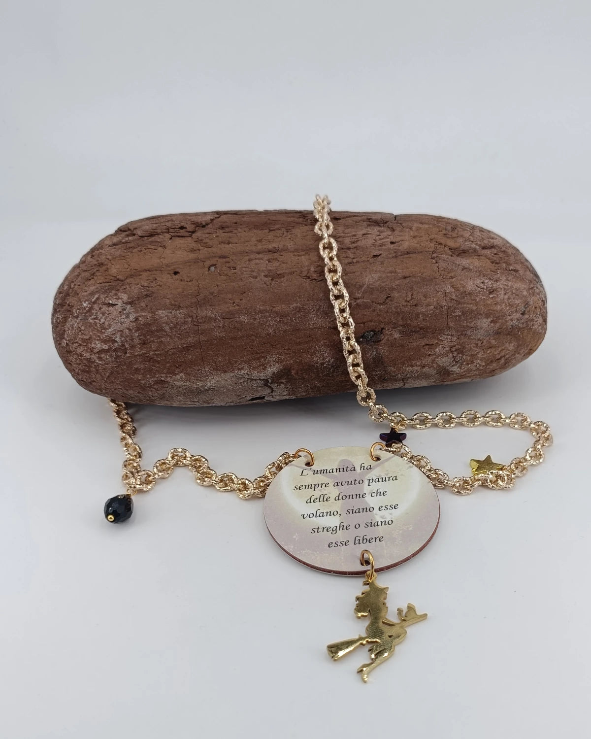 L'umanità ha sempre avuto paura delle donne che volano