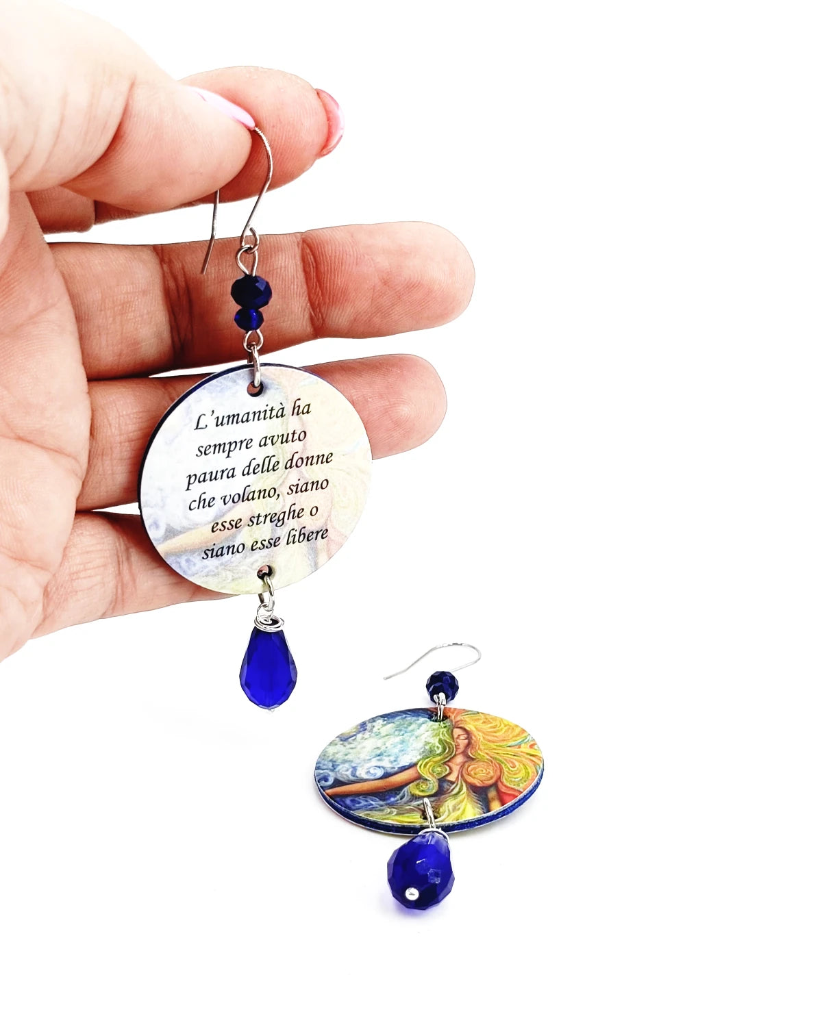 L'umanità ha sempre avuto paura delle donne che volano, siano esse streghe o siano esse libere