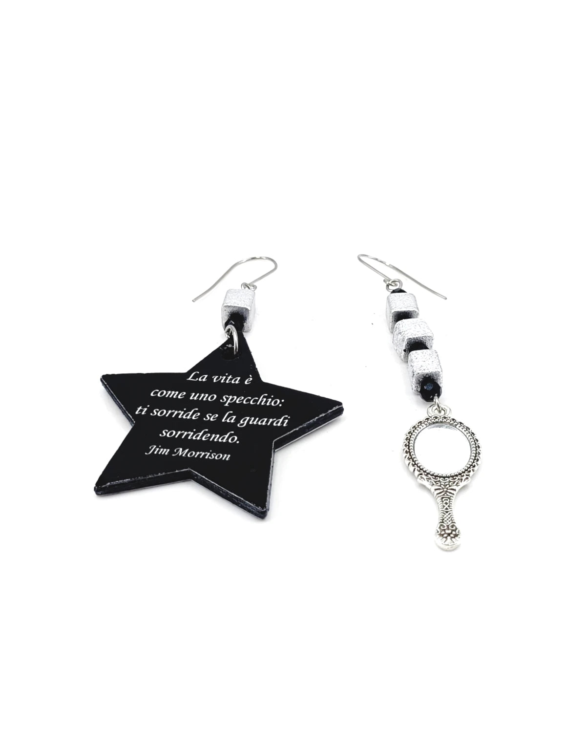 La vita è come uno specchio: ti sorride se la guardi sorridendo