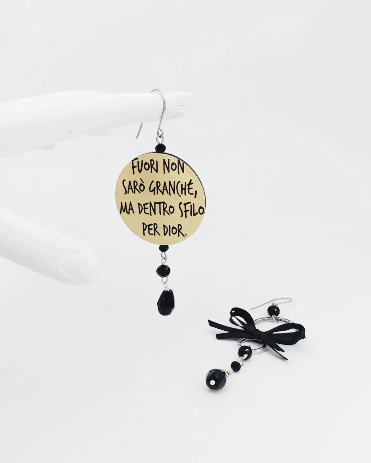 Orecchini  Dentro sfilo per Dior