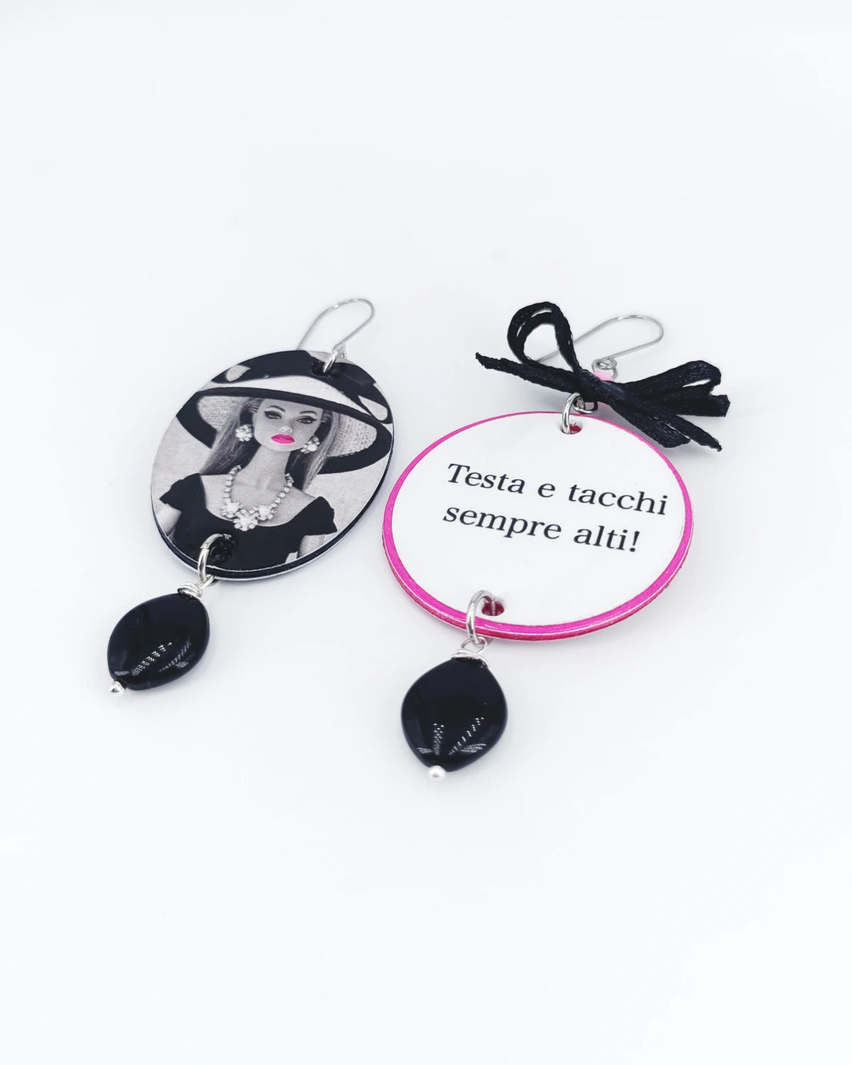 Orecchini di carta Barbie testa e tacchi sempre alti