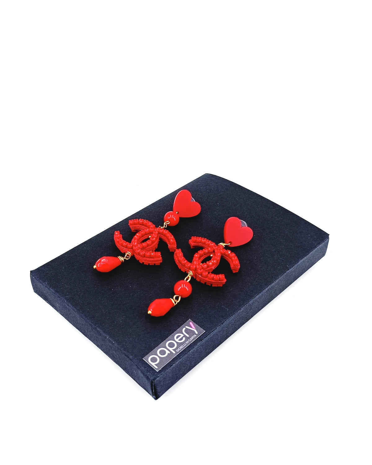 Orecchini di carta Chanel rossi