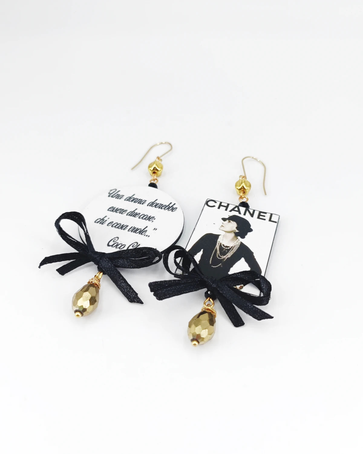 Orecchini di carta Chi e cosa vuoi appoggiati