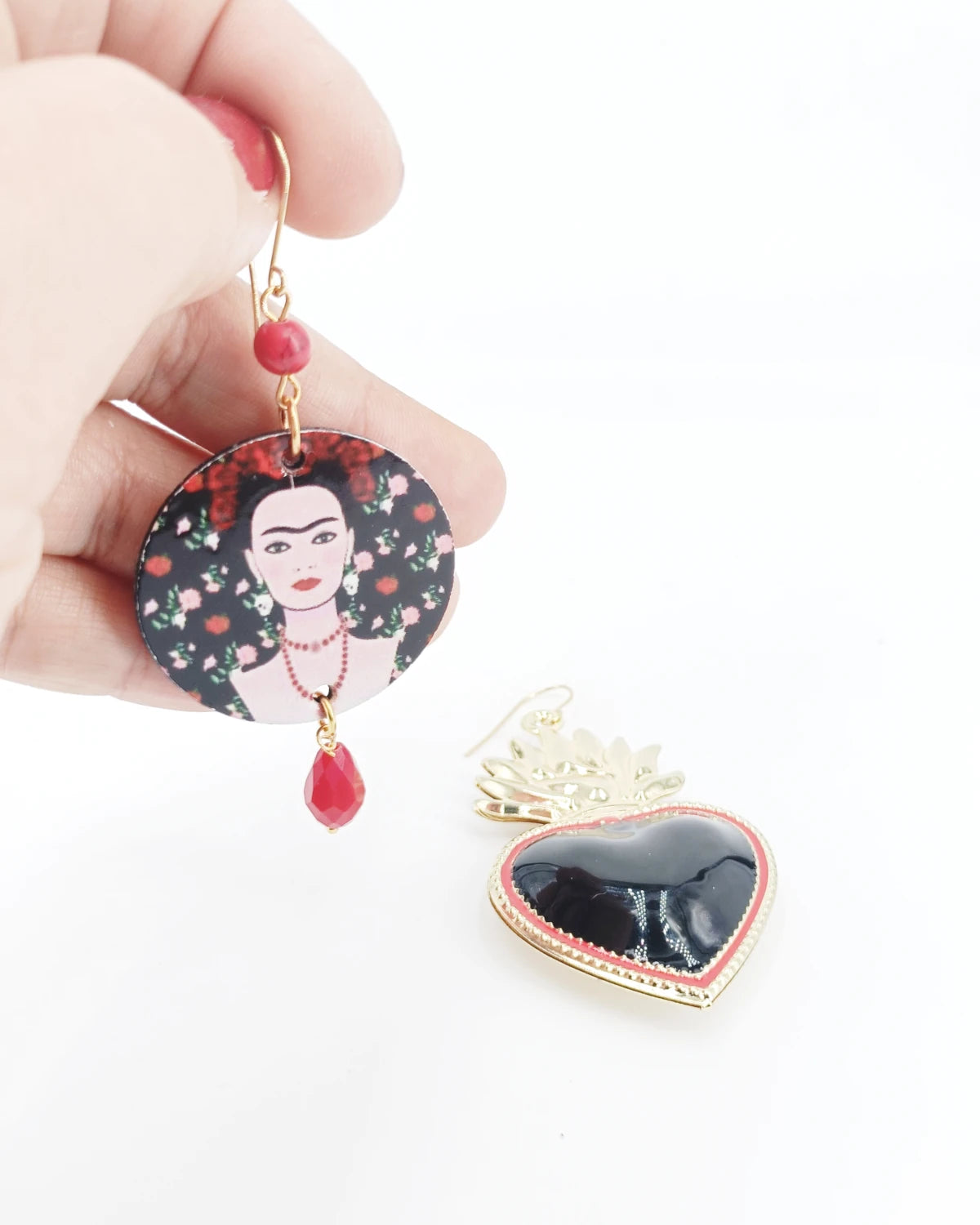 Orecchini di carta Cuore sacro e frida