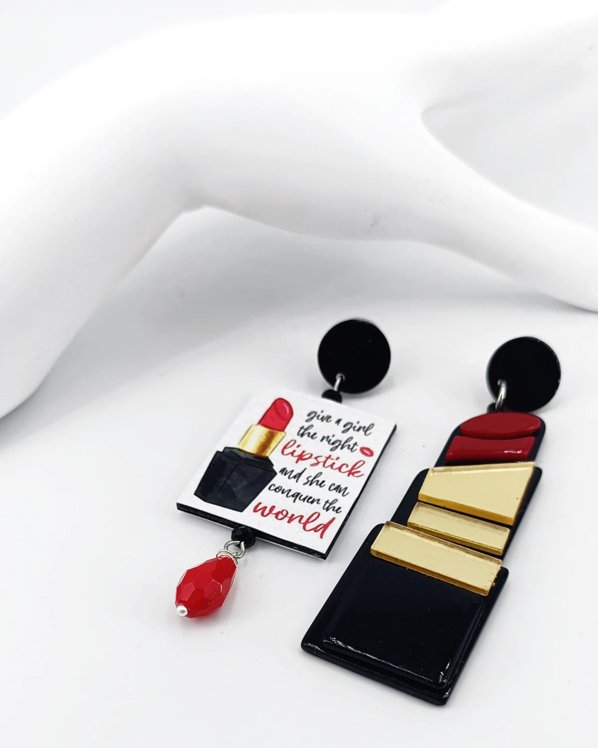 Orecchini di carta Give a girl the right lipstick