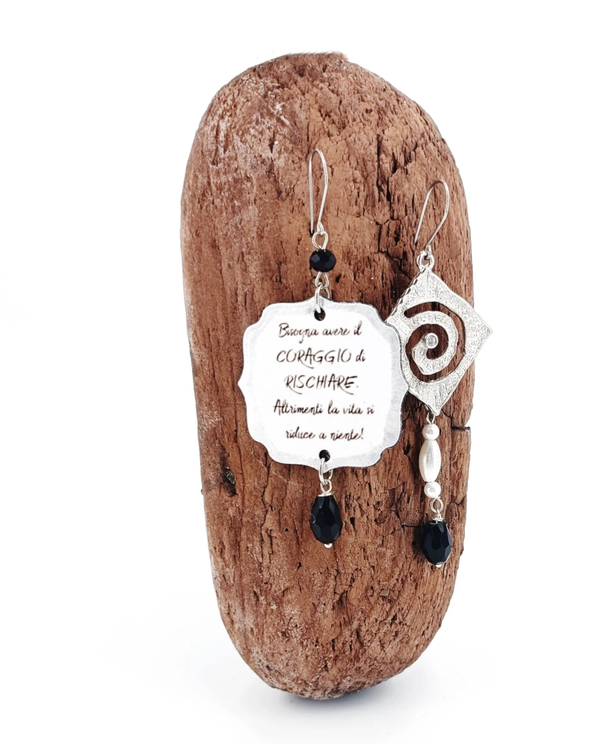 Orecchini di carta Il coraggio di rischiare