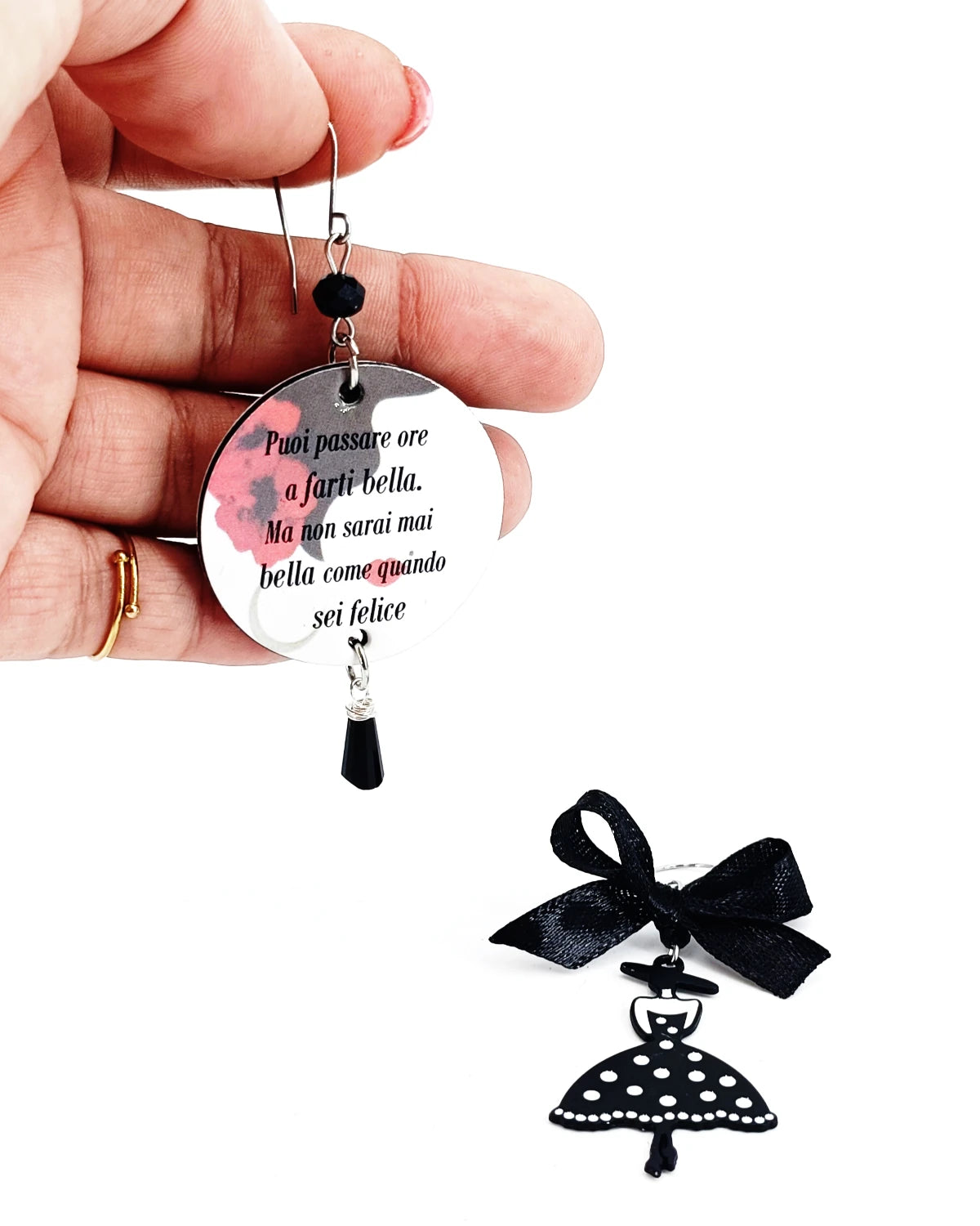 Orecchini di carta La vera bellezza è la felicità