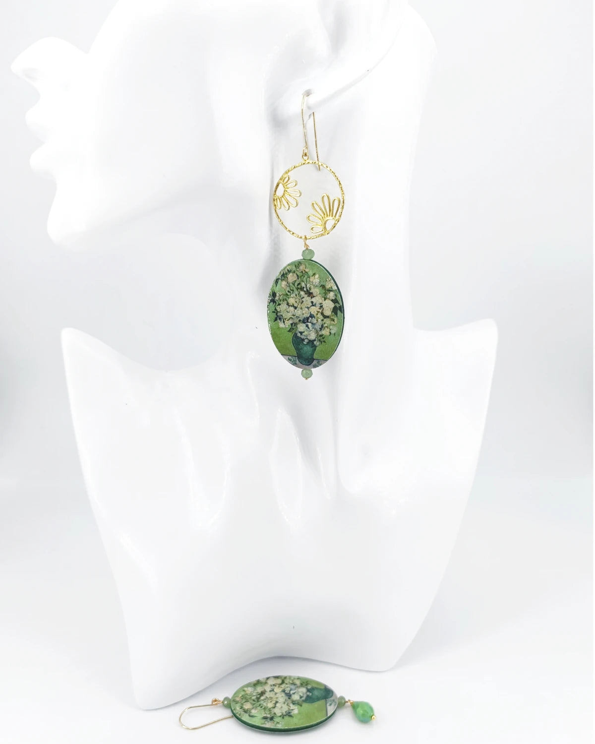 Orecchini di carta Le rose di Van Gogh su manichino