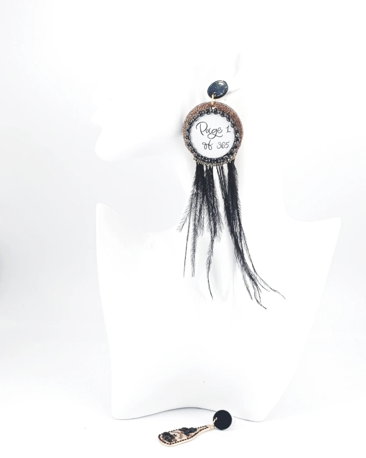 Orecchini di carta Page 1 of 365