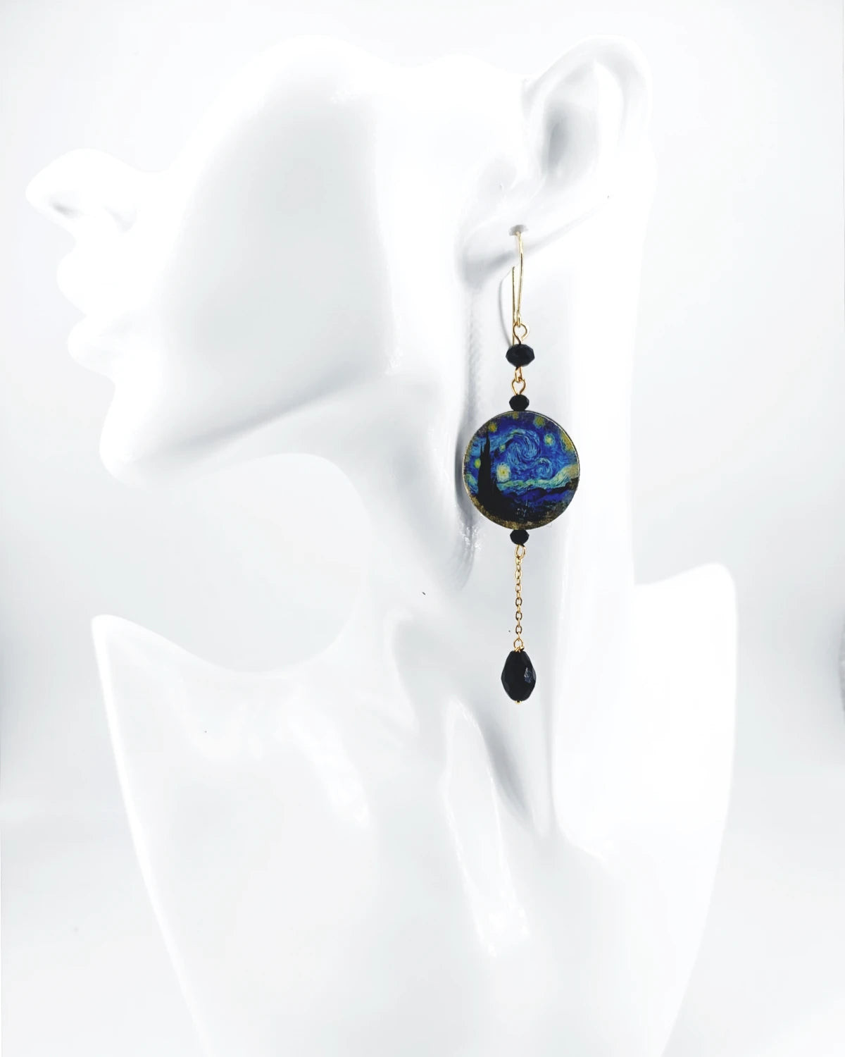 Orecchini di carta Sotto il Cielo di Van Gogh su manichino
