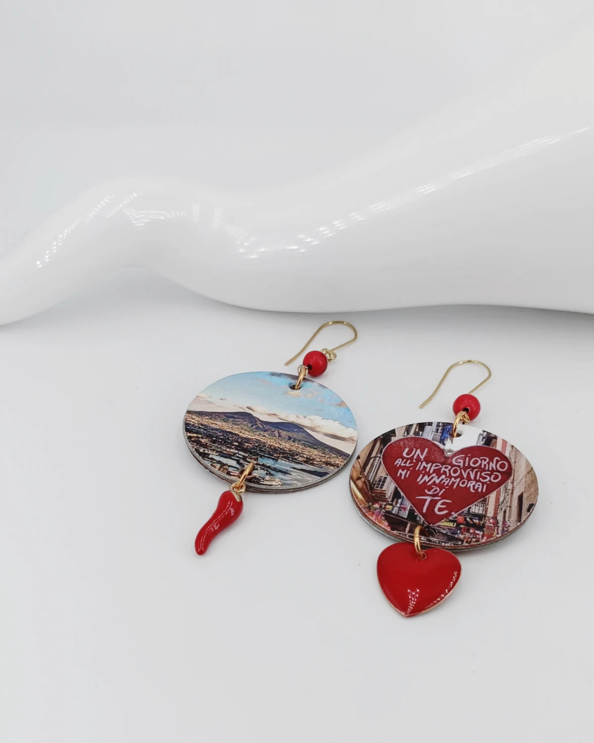 Orecchini di carta Un giorno all'improvviso mi innamorai di te