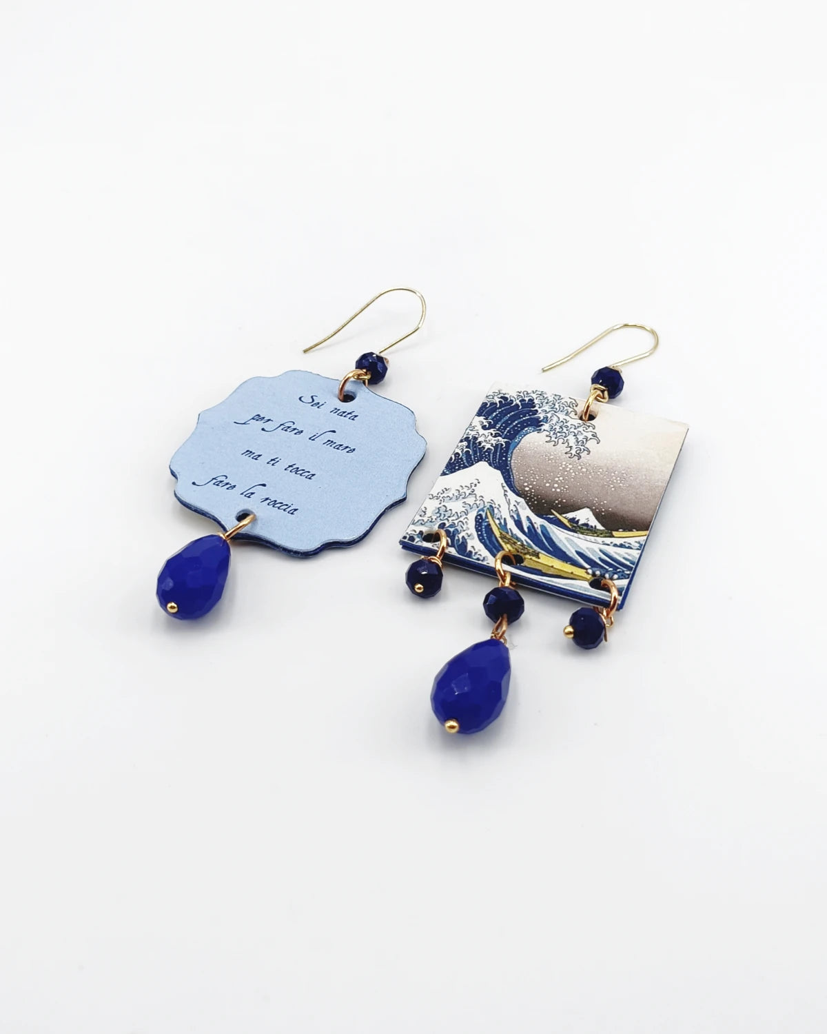 Orecchini di carta nata per il Mare ma roccia appoggiati