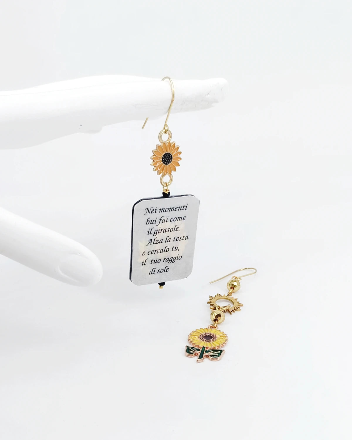 Orecchini nei momenti bui della vita fai come il girasole