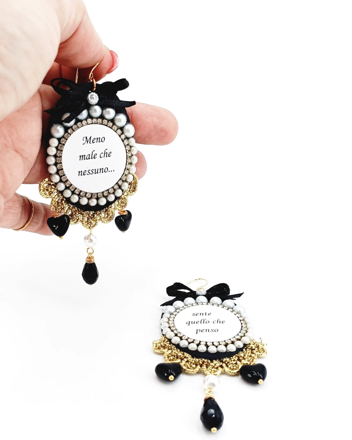 orecchini Meno male che nessuno sente quello che penso