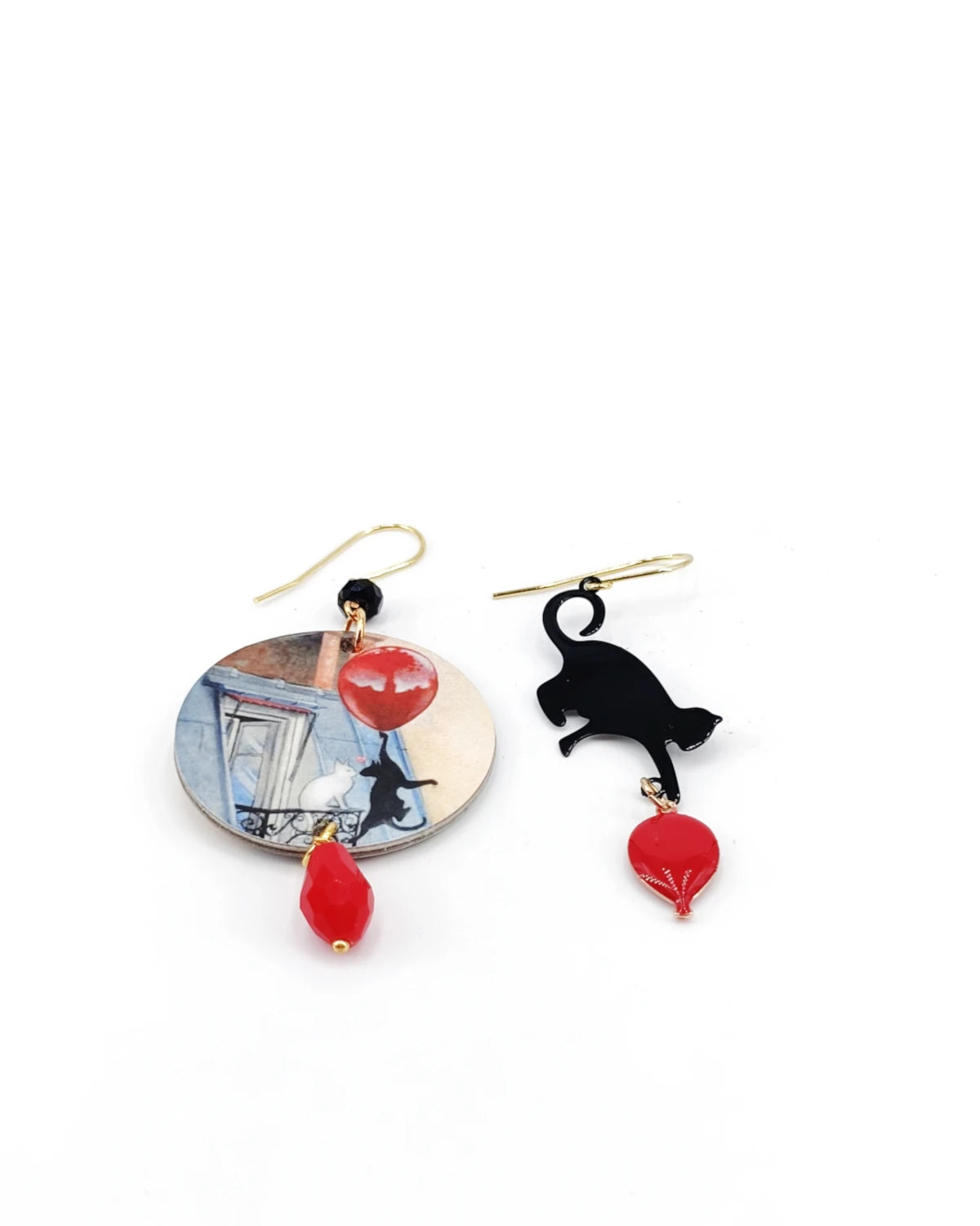 orecchini di carta gatto nero col palloncino