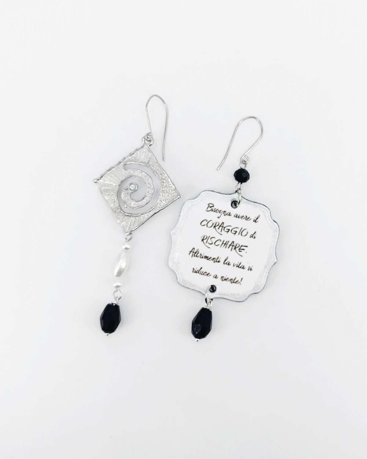 orecchini vasco appoggiati