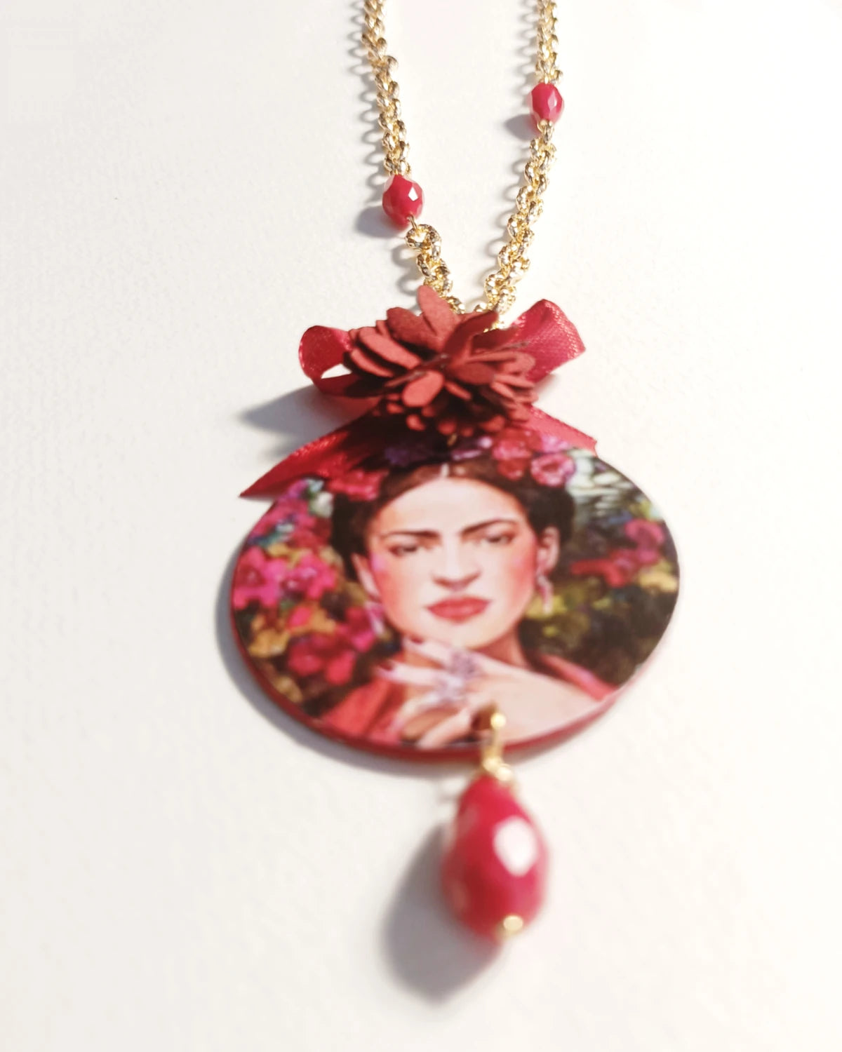 Collana Frida Kahlo appoggiata