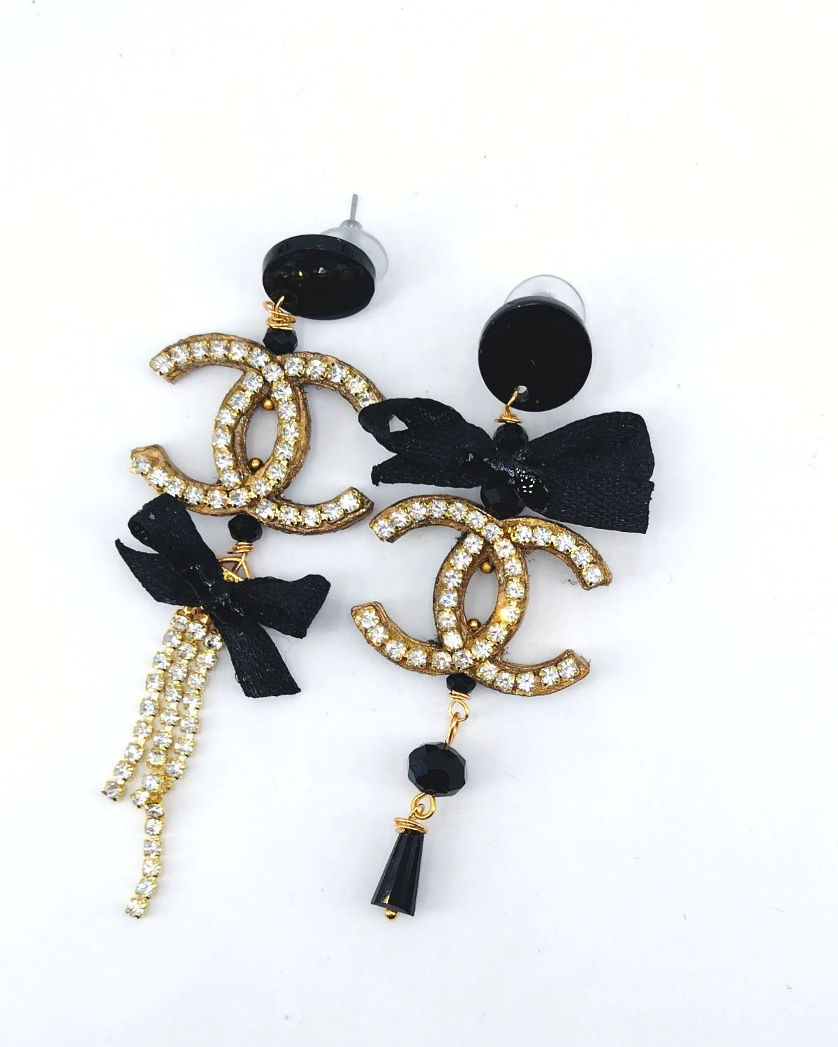 Orecchini di carta Chanel oro