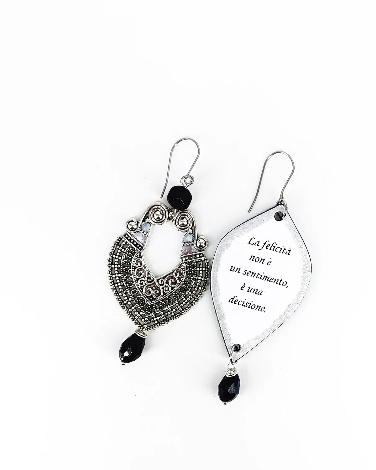 Orecchini di carta La felicità è una decisione