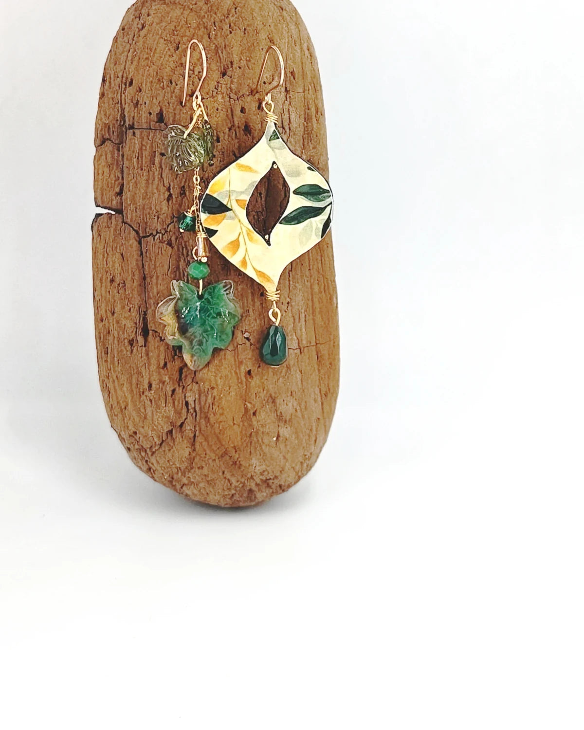 Orecchini di carta Luce botanica su legno