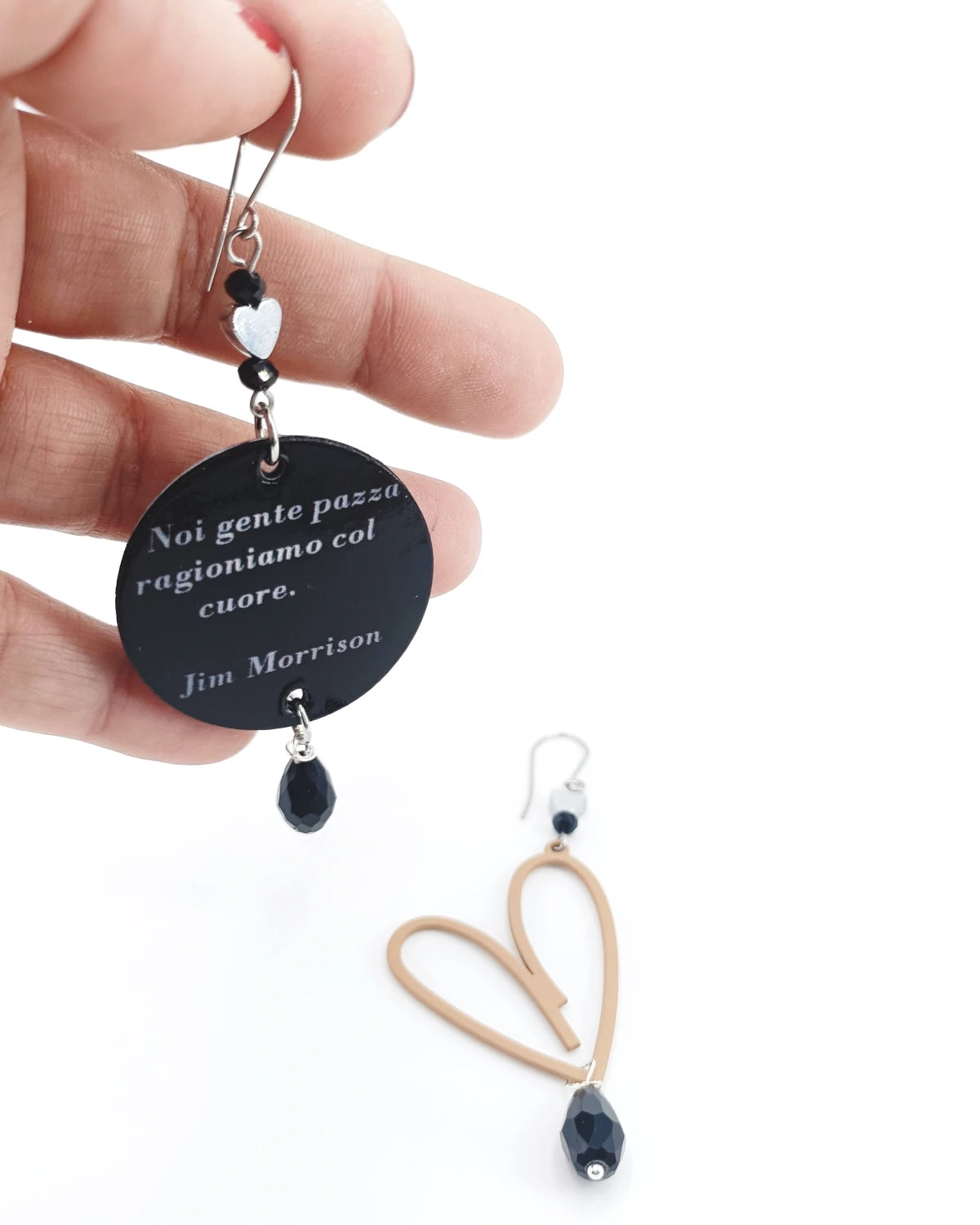 Orecchini di carta Pazzi ma col cuore su mano