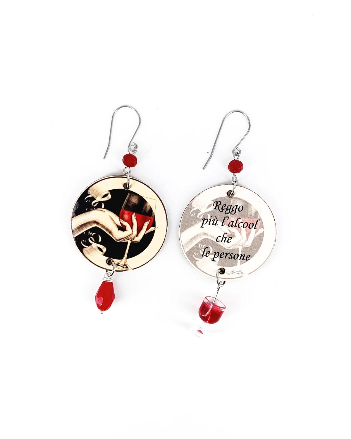 Orecchini di carta Reggo più alcool che persone