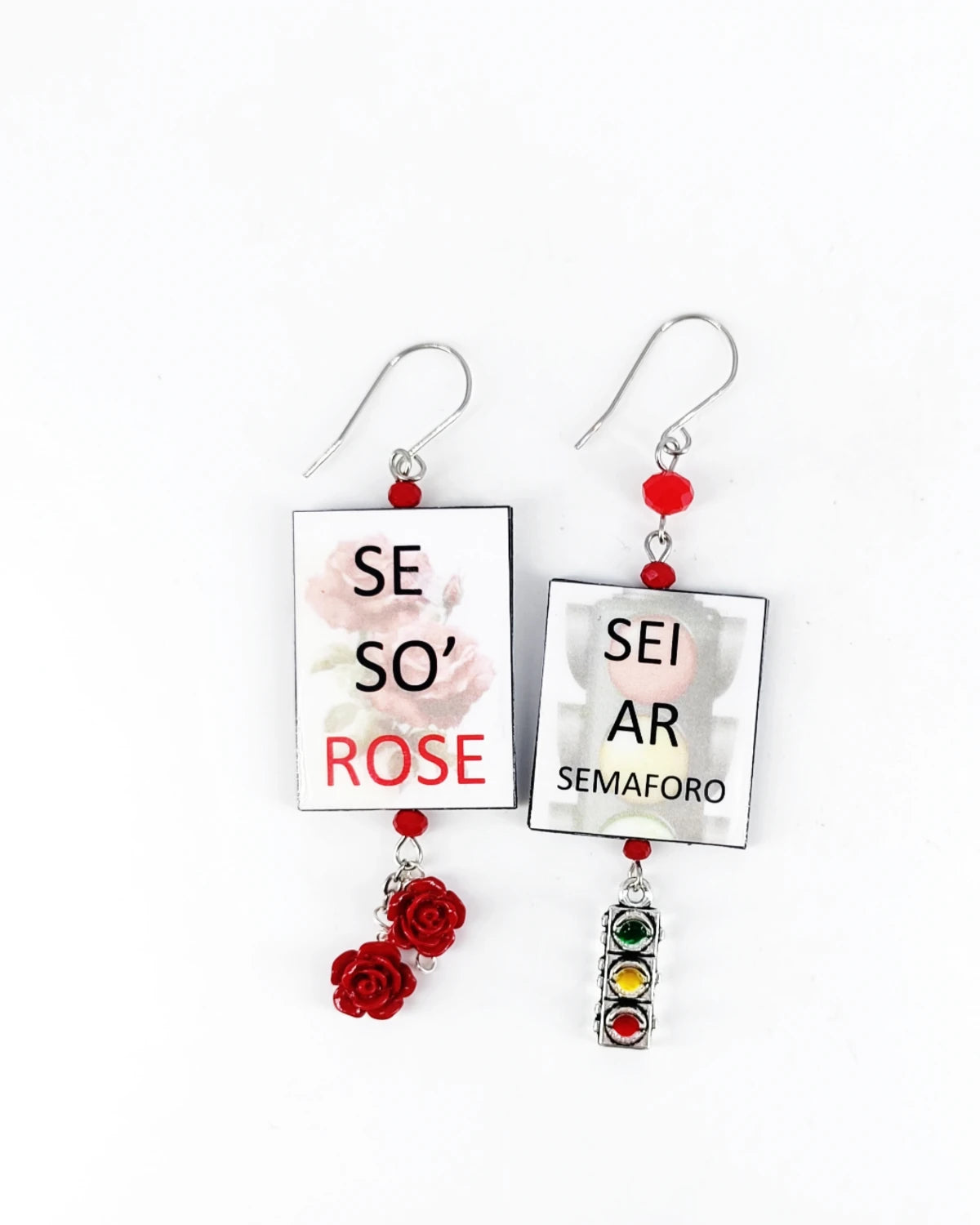 Orecchini di carta Se sò rose sei ar semaforo