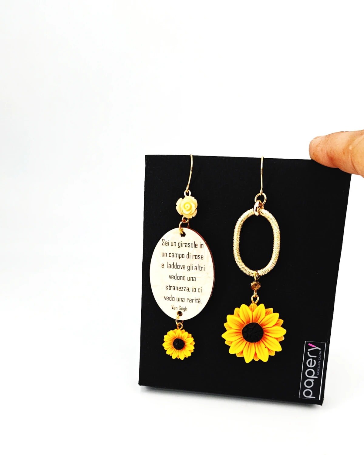 Orecchini di carte Girasole in un campo di rose van gogh