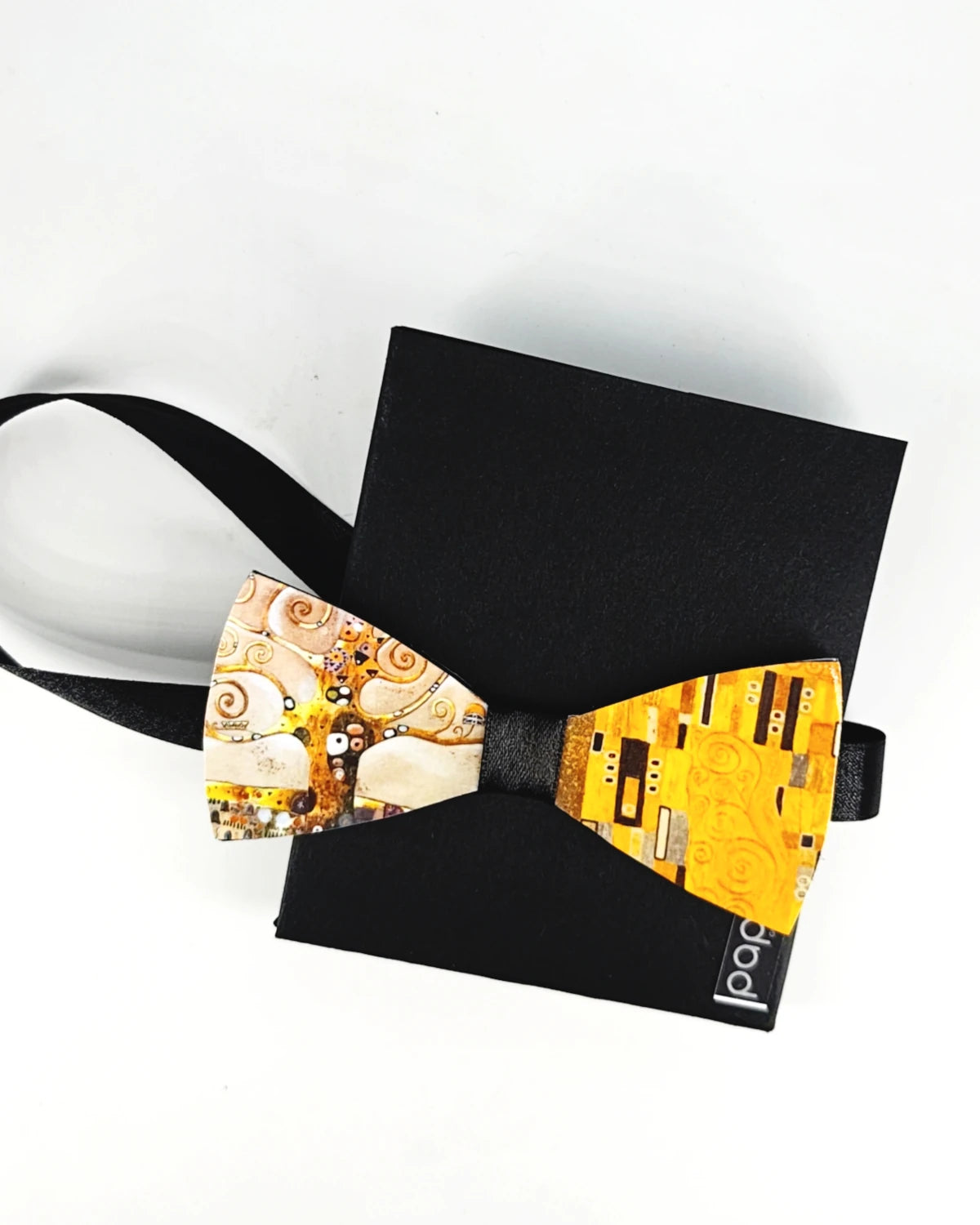 Papillon uomo di carta L'albero della vita su packaging