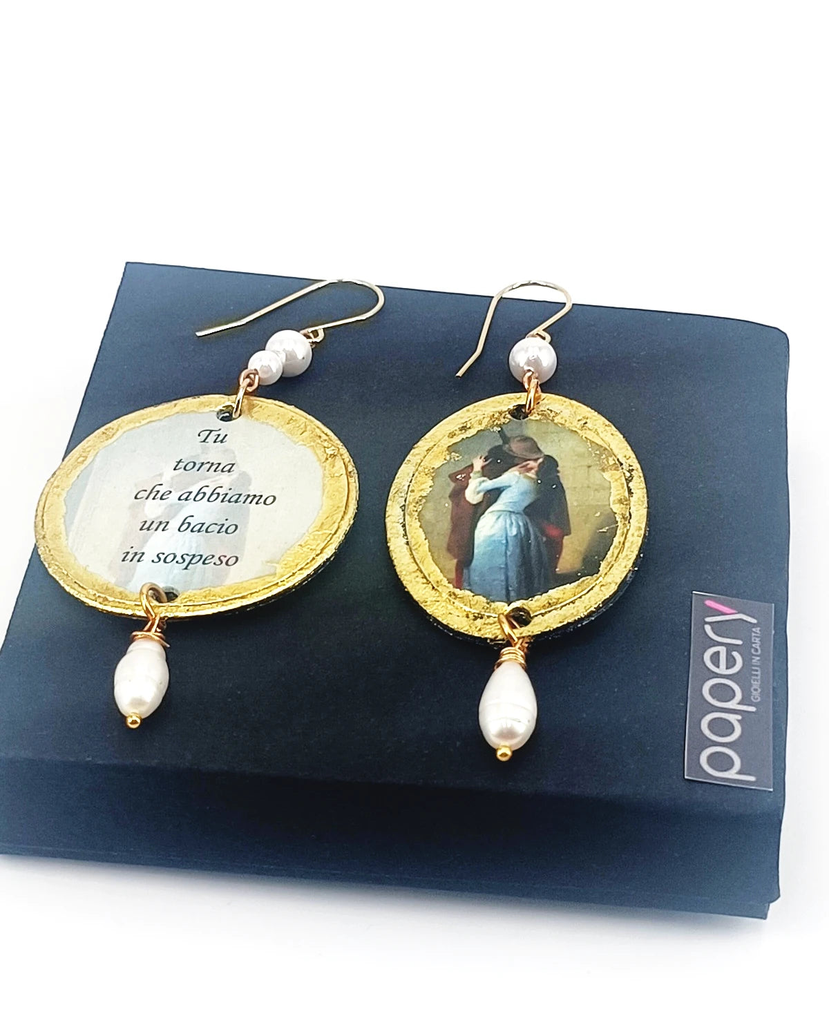 Tu torna, che abbiamo un bacio in sospeso