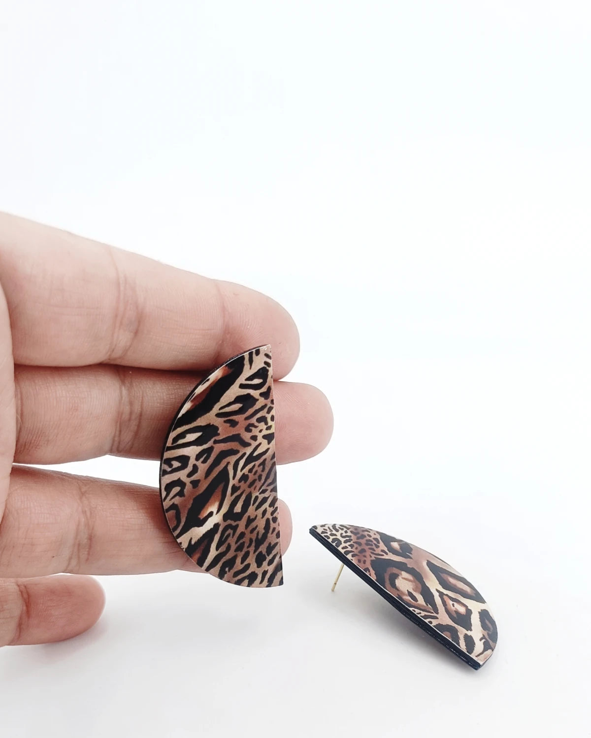 Orecchini di carta a lobo Animalier