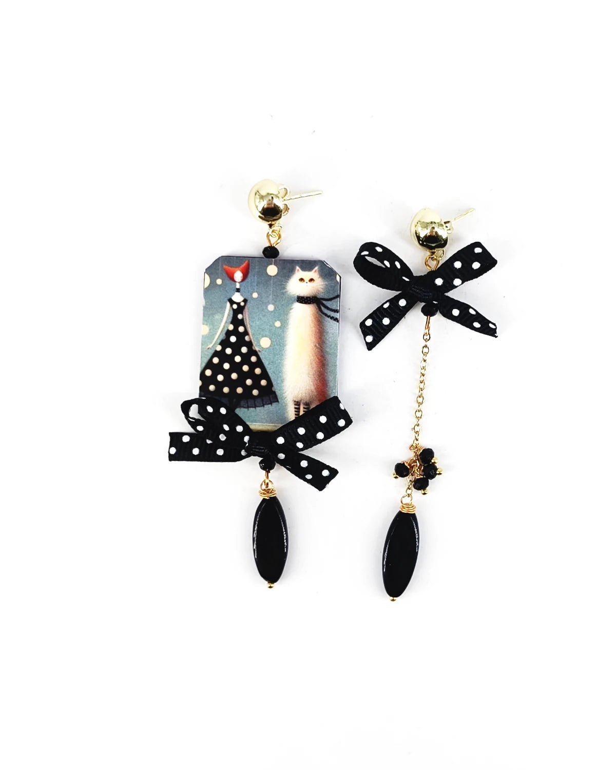 Orecchini di carta La donna col gatto bianco